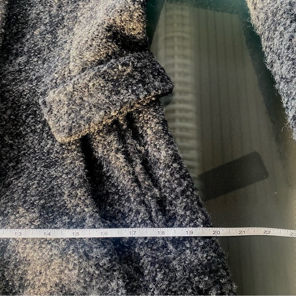 ❤️Laundry by Shelli Segal ❤️ 2. Grey Bouclè Coat w/ Brass buttons, flared style - Picture 11 of 16